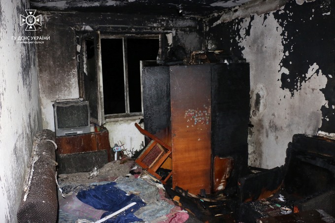 На пожежі у 5-ти поверховому житловому будинку Харкова по пров. Зерновий загинули чоловік та жінка